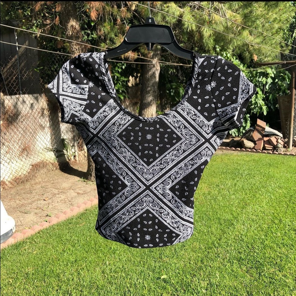 Black and white crop top